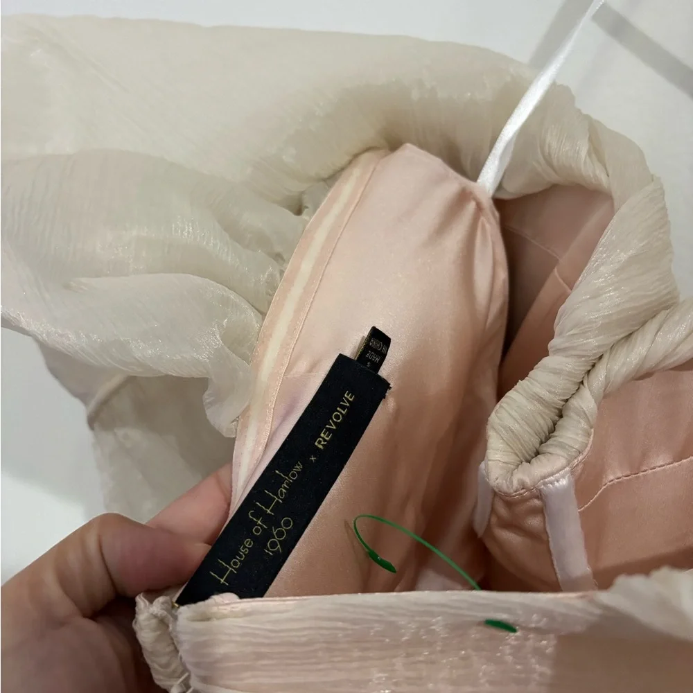 House of Harlowe 1960 x Revolve Burna Blouse in Cream - Size Small - Picture 8 of 11